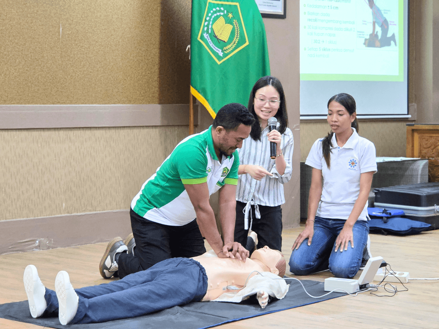 Basic Life Support oleh tim UbudCare di Kanwil Kemenag Provinsi Bali