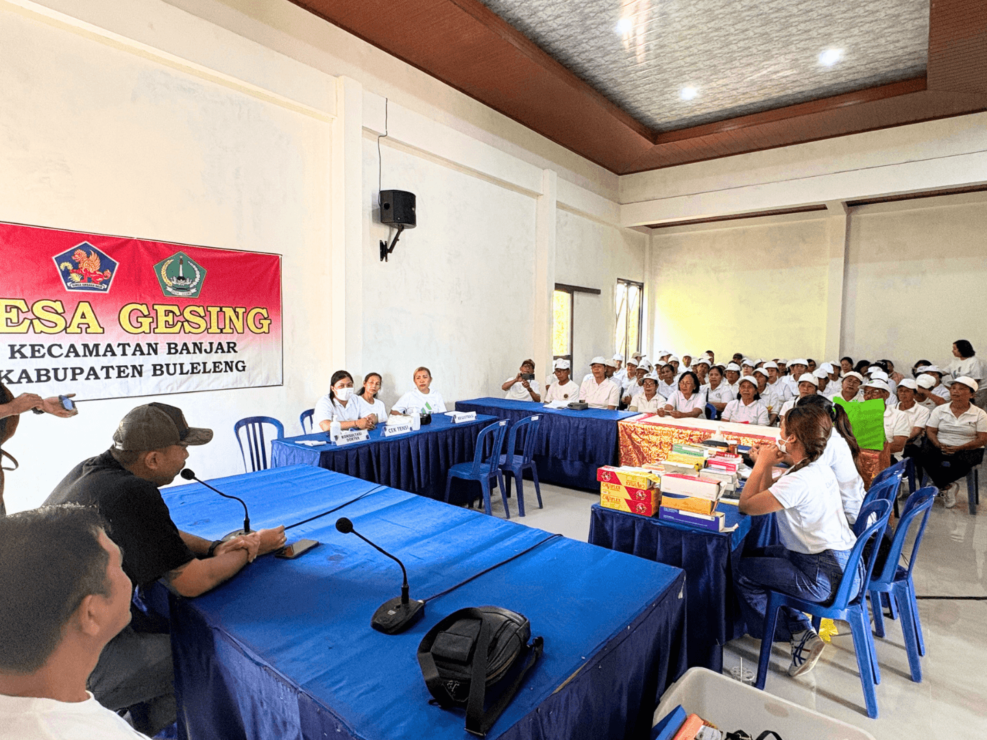 pengobatan gratis di desa gesing oleh ubudcare 
